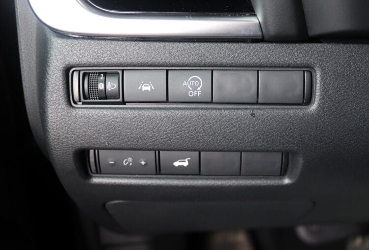 Nissan Qashqai N-Connecta AT