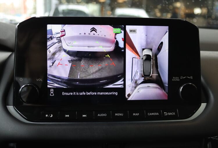 Nissan Qashqai N-Connecta AT