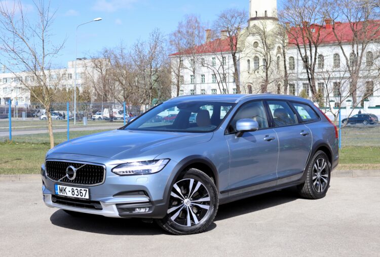 VOLVO V90 Cross Country
