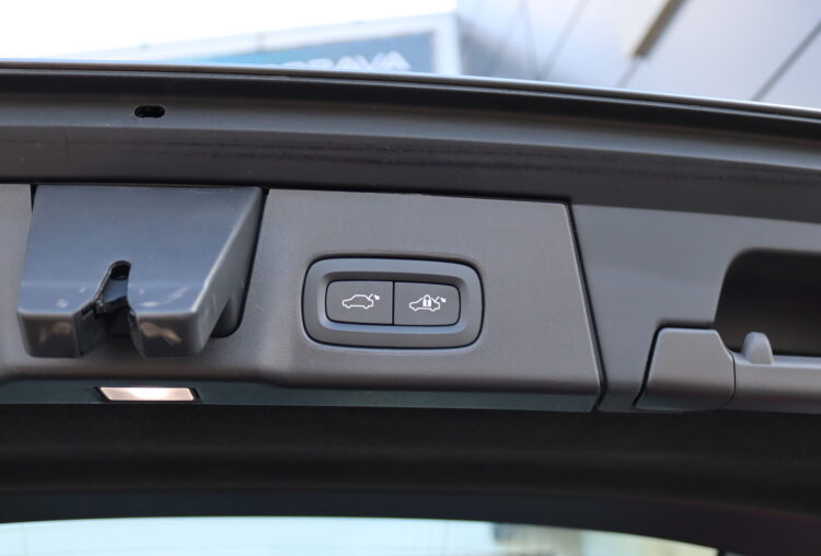 VOLVO V90 Cross Country