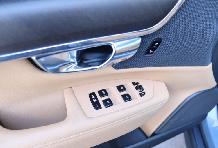 VOLVO V90 Cross Country