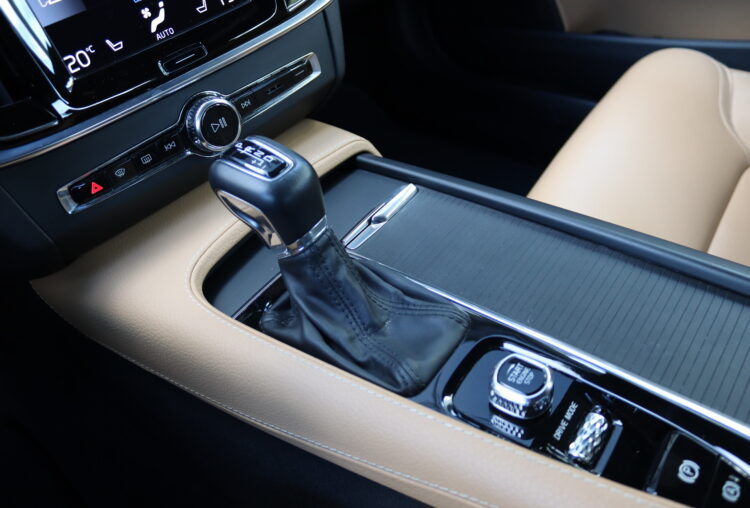 VOLVO V90 Cross Country