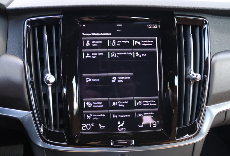 VOLVO V90 Cross Country