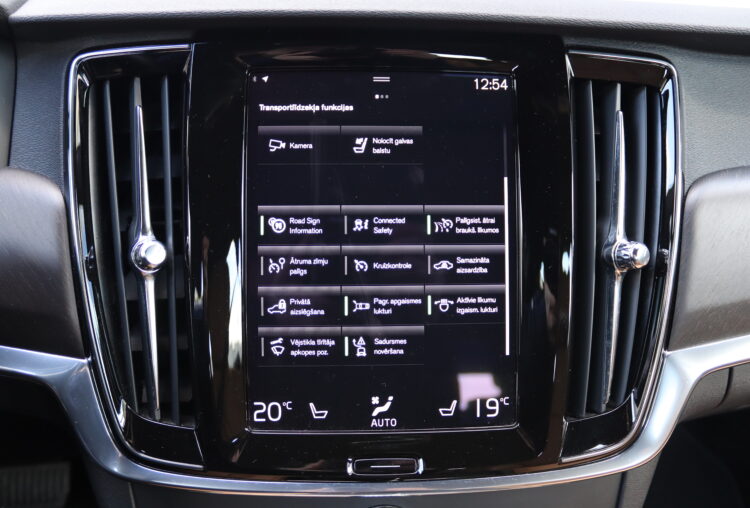 VOLVO V90 Cross Country