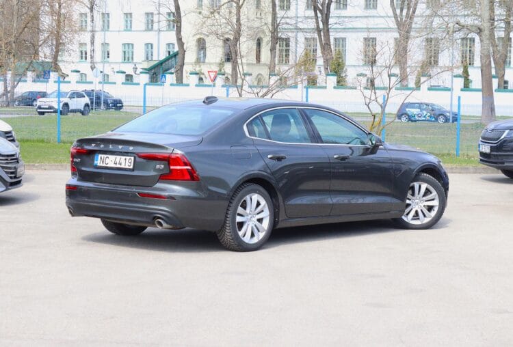 VOLVO S60 B3