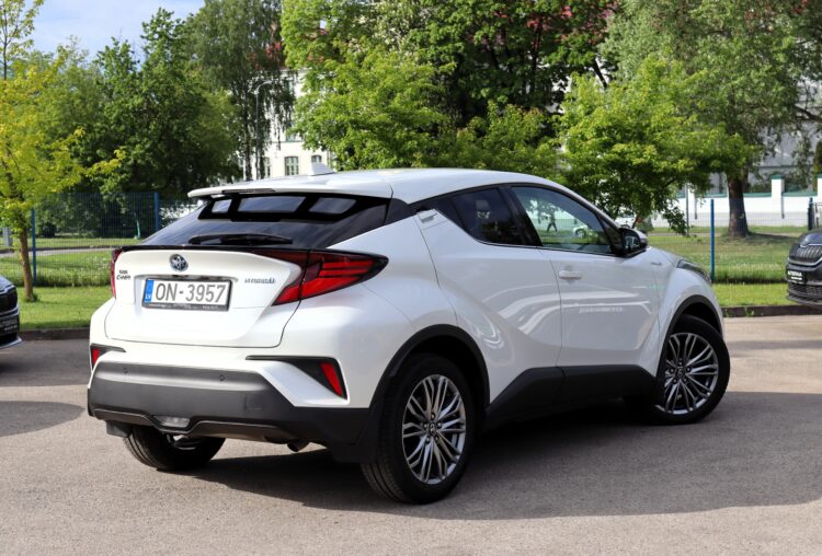 Toyota C-HR Hybrid Luxury