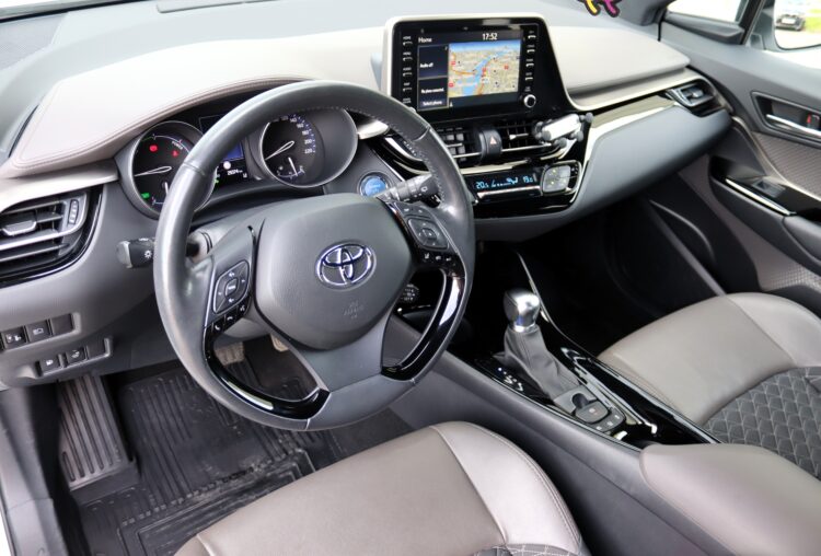 Toyota C-HR Hybrid Luxury