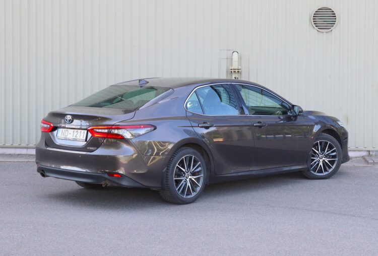 Toyota Camry Hybrid Executive