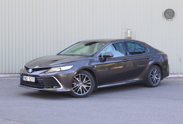 Toyota Camry Hybrid Executive