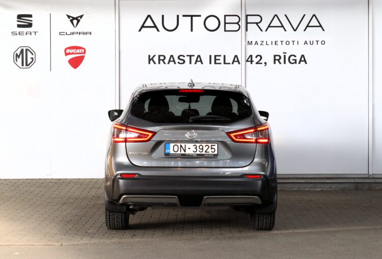 Nissan Qashqai N-Connecta AT