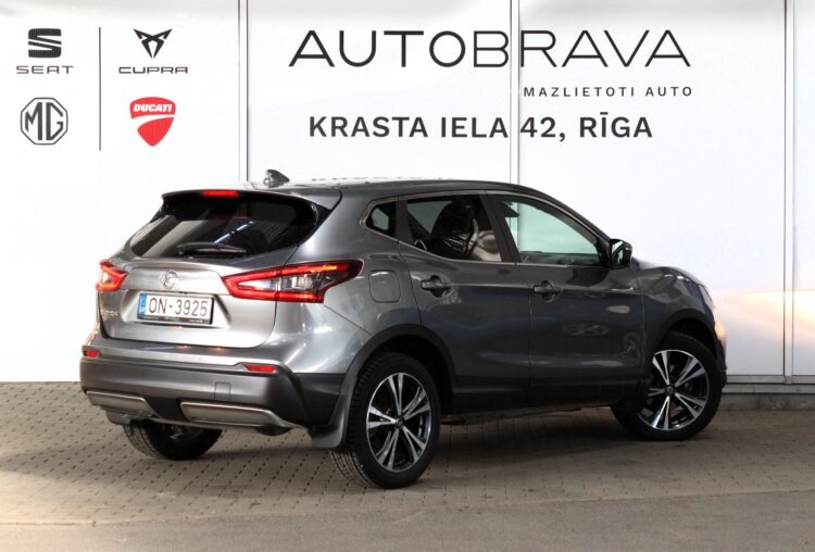 Nissan Qashqai N-Connecta AT