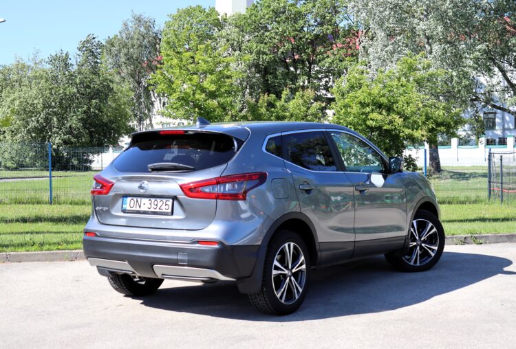 Nissan Qashqai N-Connecta AT