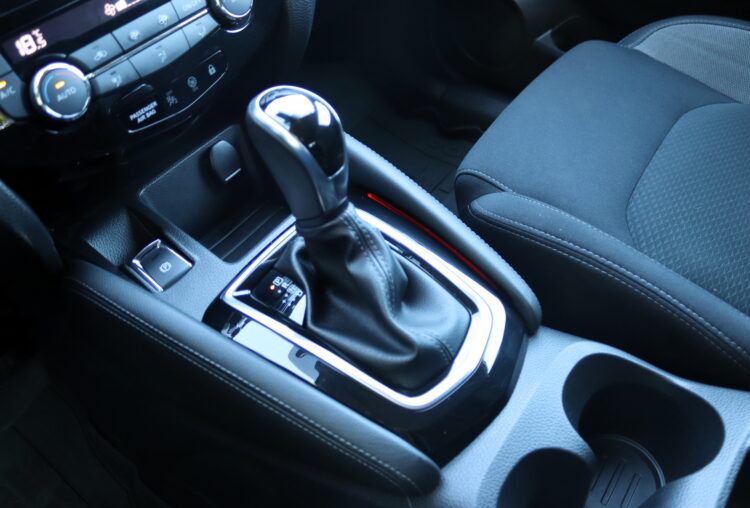 Nissan Qashqai N-Connecta AT
