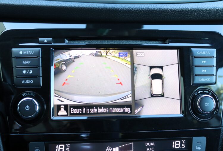 Nissan Qashqai N-Connecta AT