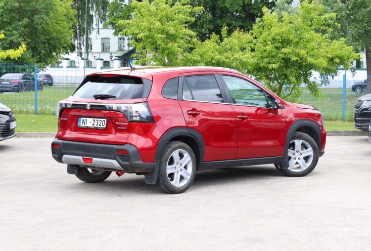 Suzuki S-Cross Hybrid