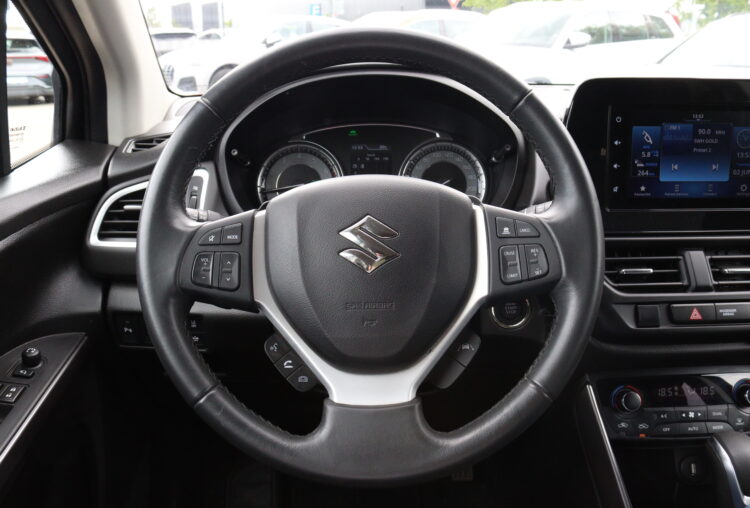 Suzuki S-Cross Hybrid
