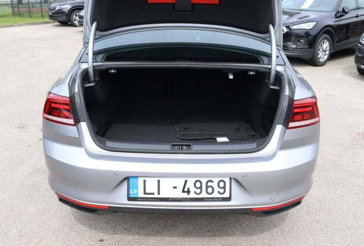 VW Passat B8 Business