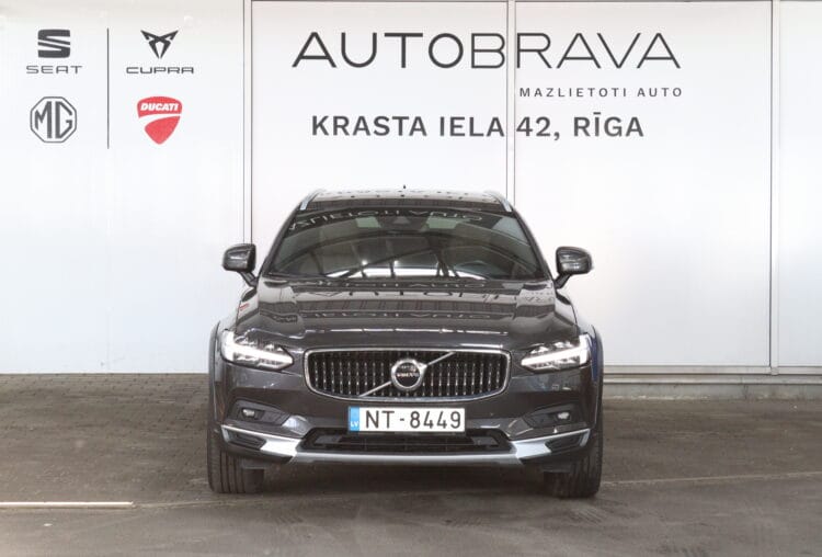 VOLVO V90 Cross Country AWD