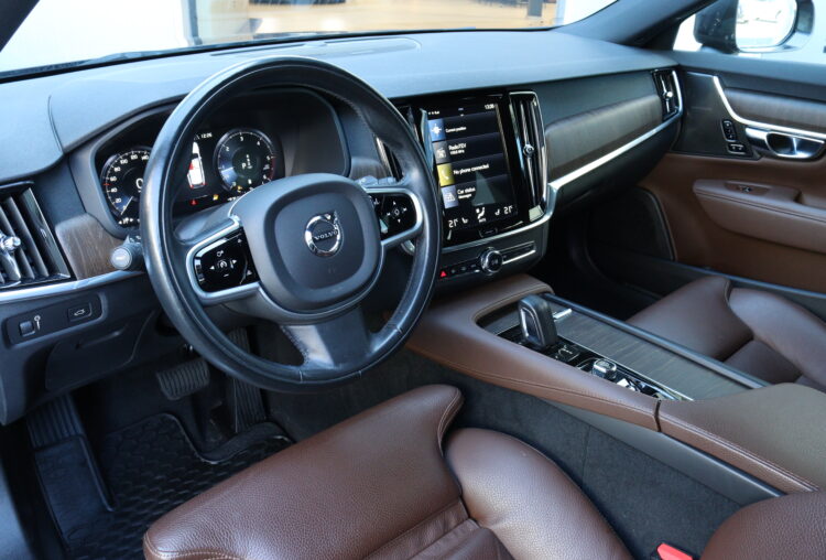 VOLVO V90 Cross Country AWD