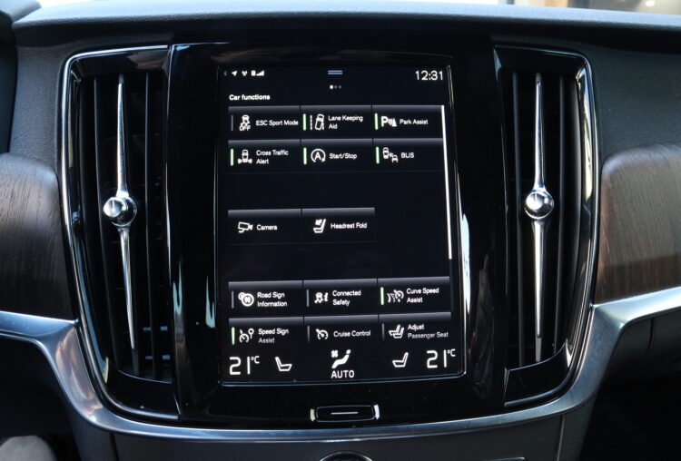 VOLVO V90 Cross Country AWD