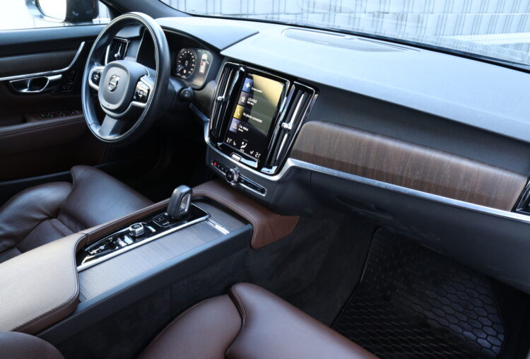 VOLVO V90 Cross Country AWD