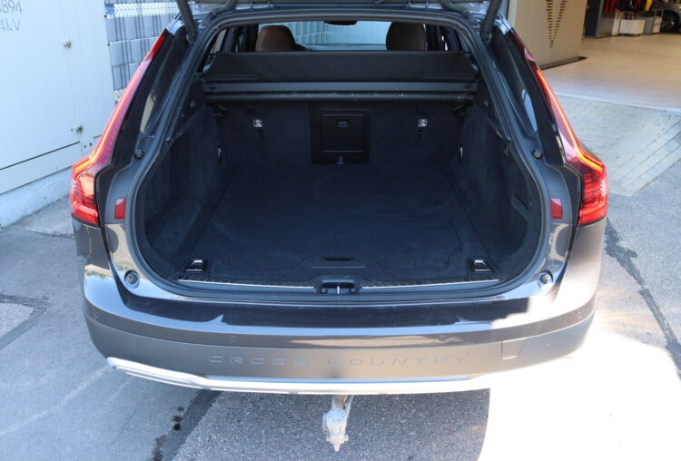 VOLVO V90 Cross Country AWD