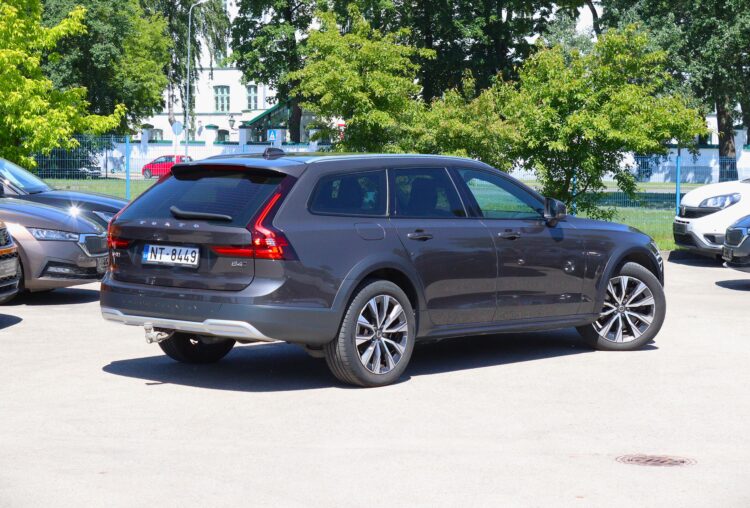 VOLVO V90 Cross Country AWD