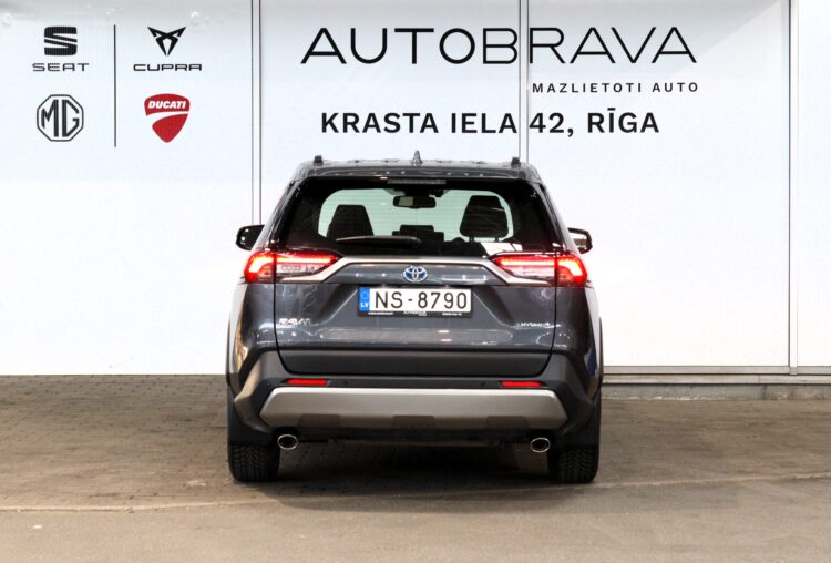 Toyota RAV4 Luxury Hybrid