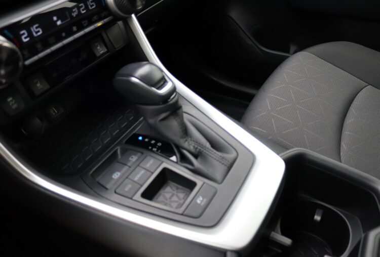 Toyota RAV4 Luxury Hybrid