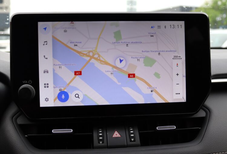 Toyota RAV4 Luxury Hybrid