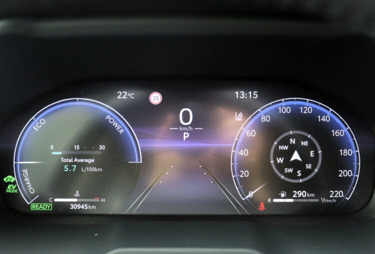 Toyota RAV4 Luxury Hybrid
