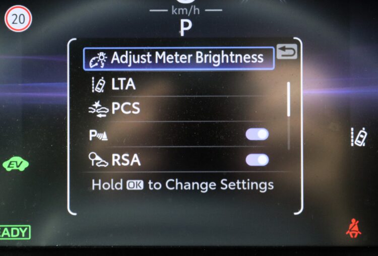 Toyota RAV4 Luxury Hybrid