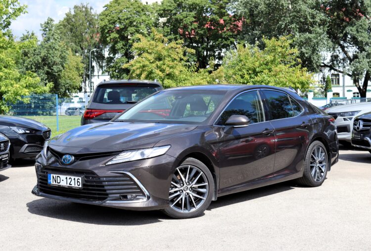 Toyota Camry Hybrid Executive