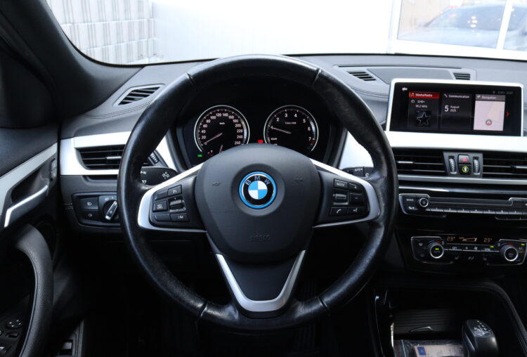 BMW X2 xDrive25e