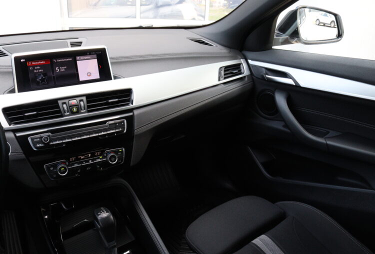BMW X2 xDrive25e