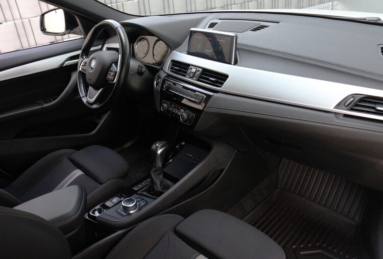 BMW X2 xDrive25e