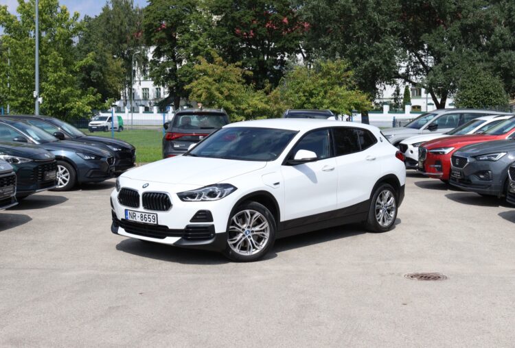 BMW X2 xDrive25e