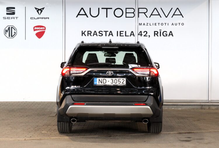 Toyota Rav4 Luxury FWD