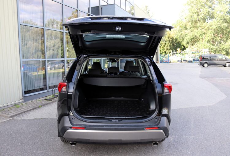 Toyota Rav4 Luxury FWD