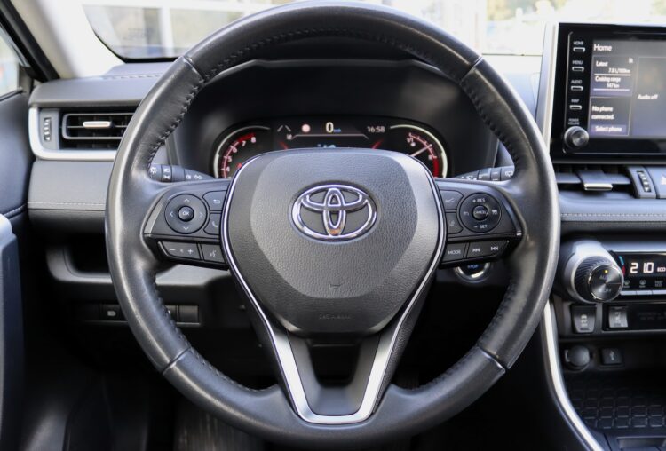 Toyota Rav4 Luxury FWD