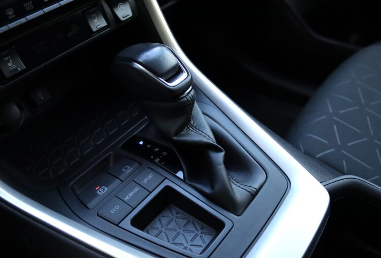 Toyota Rav4 Luxury FWD