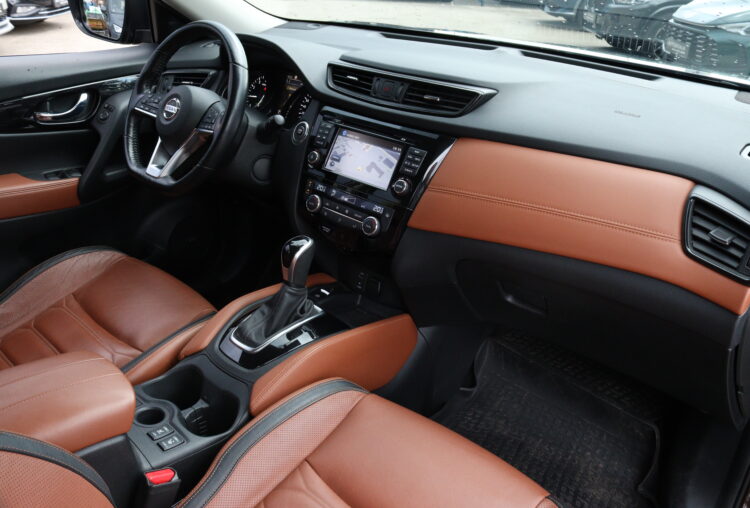 Nissan X-Trail Tekna AT
