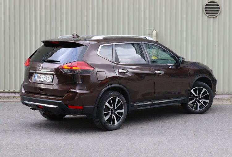 Nissan X-Trail Tekna AT