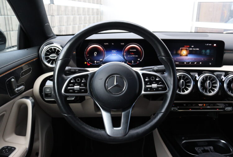 Mercedes-Benz CLA200