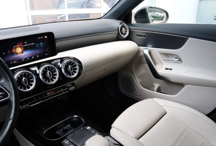 Mercedes-Benz CLA200