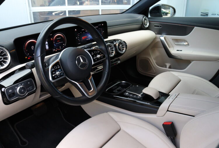 Mercedes-Benz CLA200