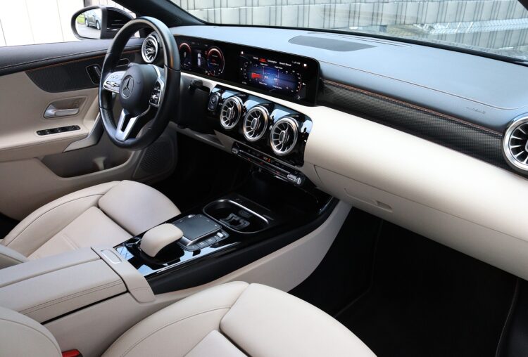Mercedes-Benz CLA200