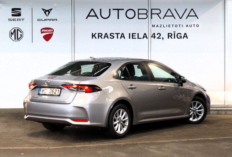 Toyota Corolla Sedan