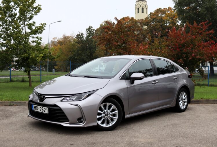 Toyota Corolla Sedan