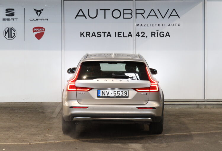 VOLVO V60 Cross Country B5 Awd